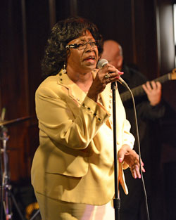 Toni Lynn Washington